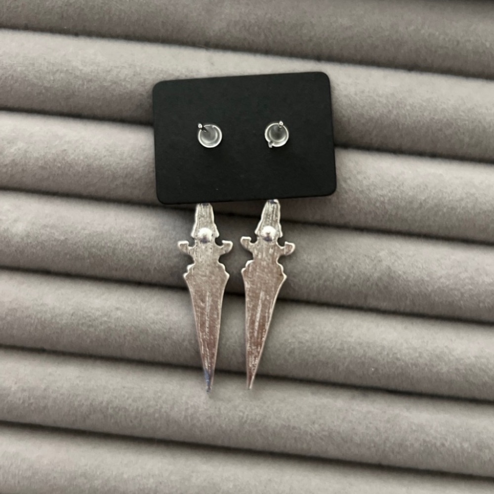 Beautiful red sword earrings - Picture 4 of 4